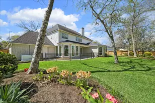 7807 Elm Tree Ct, Sugar Land, TX 77479 - Photo 3