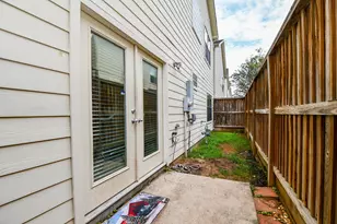 3715 Main Plaza Dr, Houston, TX 77025 - Photo 31