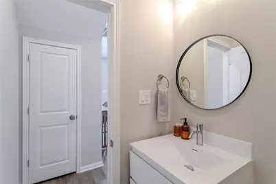8124 Esther Acres Lane, Houston, TX 77088 - Photo 5