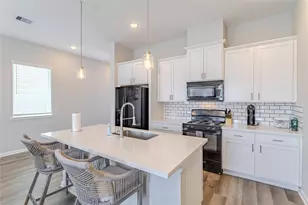 8124 Esther Acres Ln, Houston, TX 77088 - Photo 9