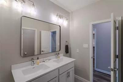 8124 Esther Acres Lane, Houston, TX 77088 - Photo 23