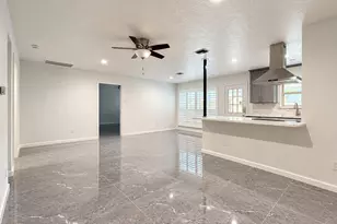 7903 Augustine Dr, Houston, TX 77036 - Photo 5