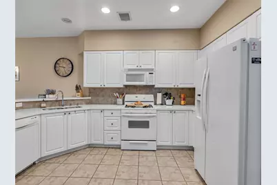 83 Scarlet Woods Court #83, The Woodlands, TX 77380 - Photo 13