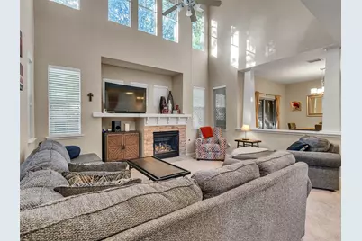 83 Scarlet Woods Court #83, The Woodlands, TX 77380 - Photo 5