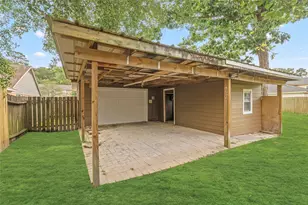 560 Landfall Ln, Conroe, TX 77302 - Photo 39