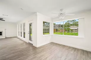 560 Landfall Ln, Conroe, TX 77302 - Photo 17