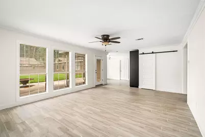 560 Landfall Lane, Conroe, TX 77302 - Photo 15