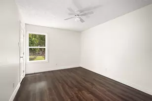 560 Landfall Ln, Conroe, TX 77302 - Photo 29