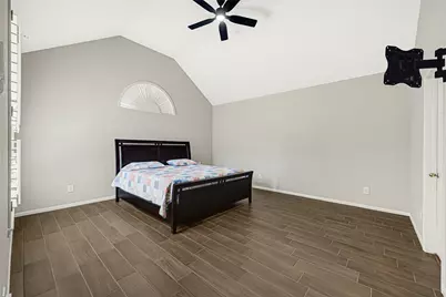 12911 Chalfield Circle, Houston, TX 77044 - Photo 15