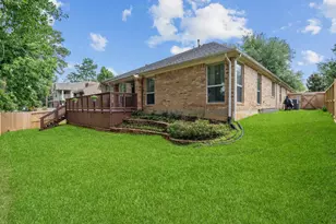2504 N Yorkchase Ln, Conroe, TX 77304 - Photo 3