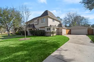 2407 Wagon Run, Sugar Land, TX 77479 - Photo 3