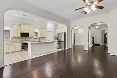 9411 Chase Hollow Lane, Cypress, TX 77433 - Photo 5