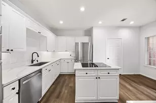 1723 Gingerleaf Ln, Houston, TX 77055 - Photo 11