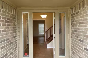2914 Arrowhead Dr, Sugar Land, TX 77479 - Photo 3