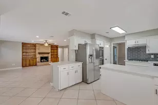 3806 Millbridge Dr, Houston, TX 77059 - Photo 11