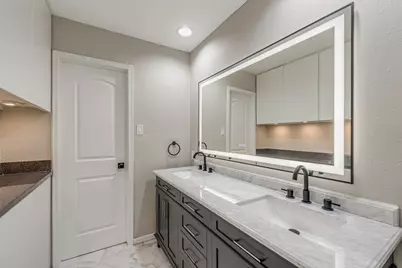 3806 Millbridge Drive, Houston, TX 77059 - Photo 19