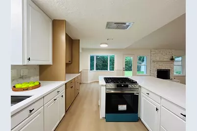 12118 Dorrance Lane, Meadows Place, TX 77477 - Photo 9