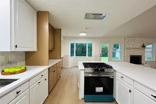 12118 Dorrance Ln, Meadows Place, TX 77477 - Photo 9
