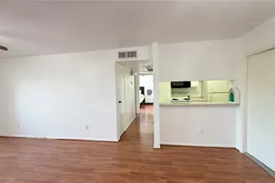 3075 Walnut Bend Ln, Houston, TX 77042 - Photo 9