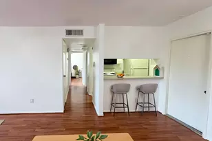 3075 Walnut Bend Ln, Houston, TX 77042 - Photo 7