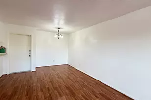 3075 Walnut Bend Ln, Houston, TX 77042 - Photo 17