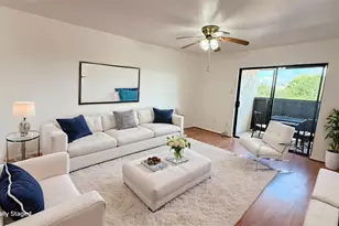 3075 Walnut Bend Ln, Houston, TX 77042 - Photo 5