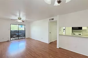 3075 Walnut Bend Ln, Houston, TX 77042 - Photo 11
