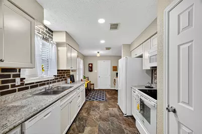 16903 Paint Rock Road, Friendswood, TX 77546 - Photo 17