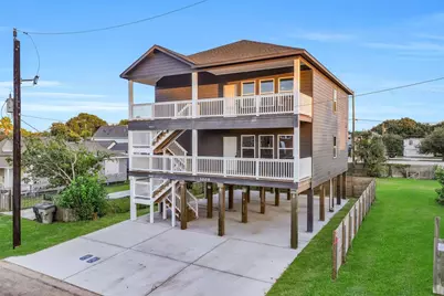 3009 Avenue M 1/2, Galveston, TX 77550 - Photo 3