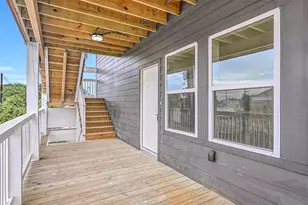 3009 Ave M 1/2, Galveston, TX 77550 - Photo 9