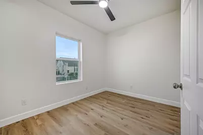 3009 Avenue M 1/2, Galveston, TX 77550 - Photo 27