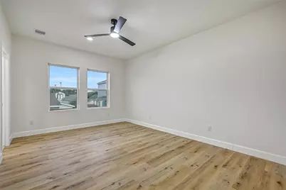 3009 Avenue M 1/2, Galveston, TX 77550 - Photo 25