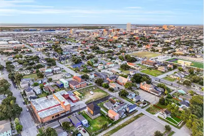3009 Avenue M 1/2, Galveston, TX 77550 - Photo 7