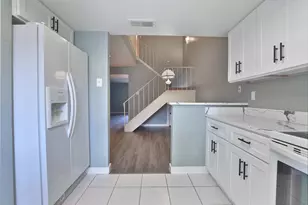 5005 Georgi Ln, Houston, TX 77092 - Photo 9