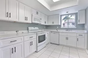 5005 Georgi Ln, Houston, TX 77092 - Photo 7