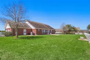 2862 Dee's Cir, Sealy, TX 77474 - Photo 43