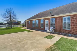 2862 Dee's Cir, Sealy, TX 77474 - Photo 37