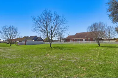 2862 Dees Circle, Sealy, TX 77474 - Photo 47