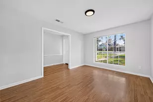 1319 Forsythe Ln, Houston, TX 77073 - Photo 9