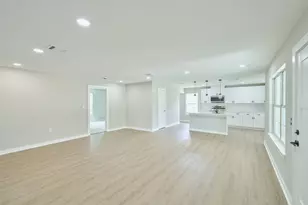 8530 Guinevere St, Houston, TX 77029 - Photo 3