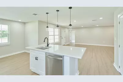 8530 Guinevere Street, Houston, TX 77029 - Photo 9