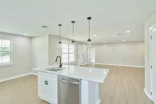 8530 Guinevere St, Houston, TX 77029 - Photo 9