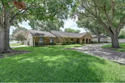 204 E Stone Street, Brenham, TX 77833 - Photo 1
