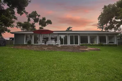 201 Southern Oaks Drive, Lake Jackson, TX 77566 - Photo 33