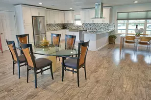 201 Southern Oaks Dr, Lake Jackson, TX 77566 - Photo 9