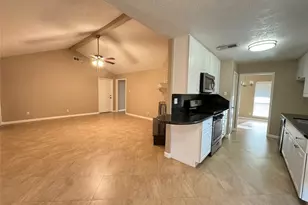 28922 Savannah Dr, Shenandoah, TX 77381 - Photo 5