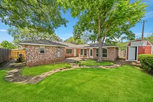 9666 Windswept Ln, Houston, TX 77063 - Photo 29