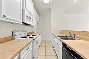 176 Binnacle Ct, Willis, TX 77318 - Photo 17