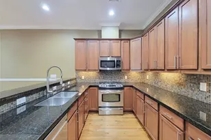 1115 St Charles St, Houston, TX 77003 - Photo 9