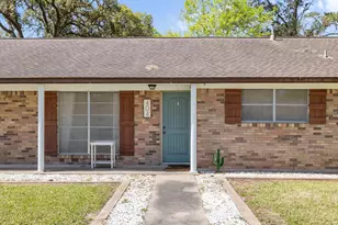 404 S 14th St, West Columbia, TX 77486 - Photo 5
